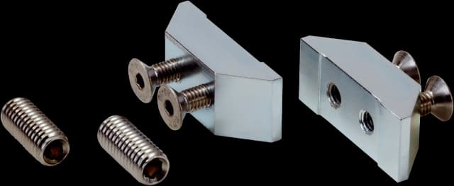 2x clamps, 2x screws