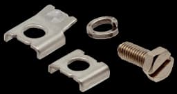 Mounting set for functional earth connection